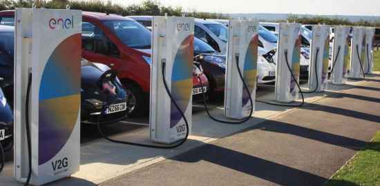 La rivoluzione delle auto elettriche parte dalle Colonnine Enel X